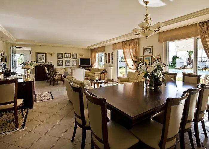 Kavala Apartahotel 4*